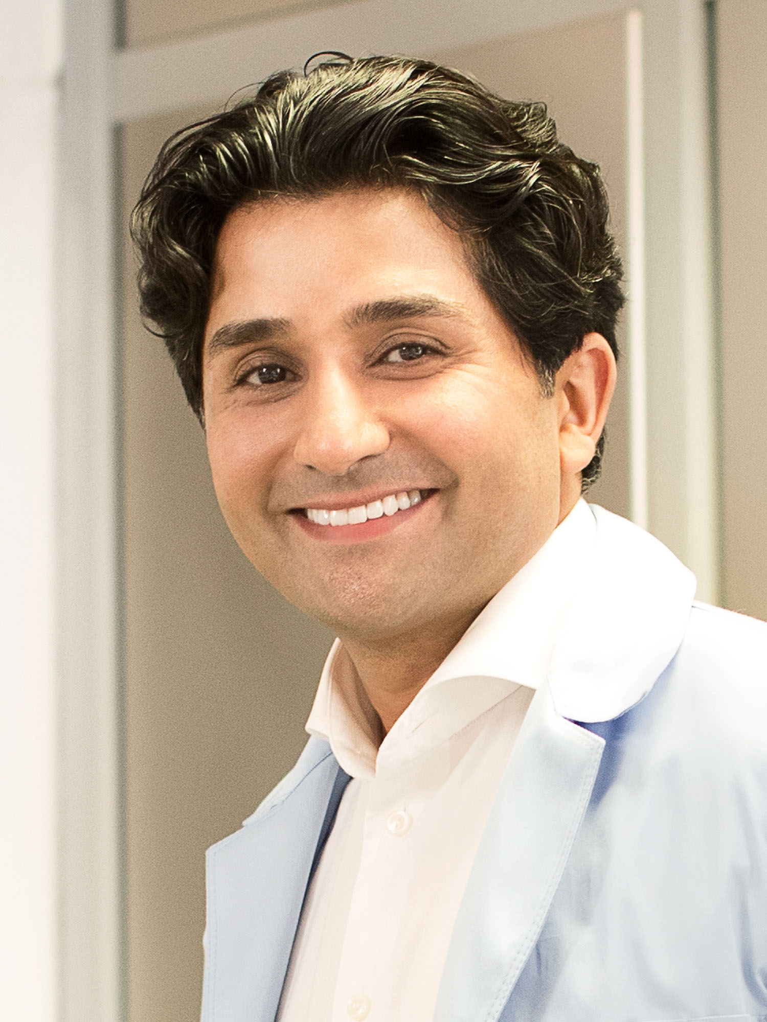 Zahnarzt Hamburg Wandsbek Gartenstadt: Implantat oder Brücke beim Zahnersatz?